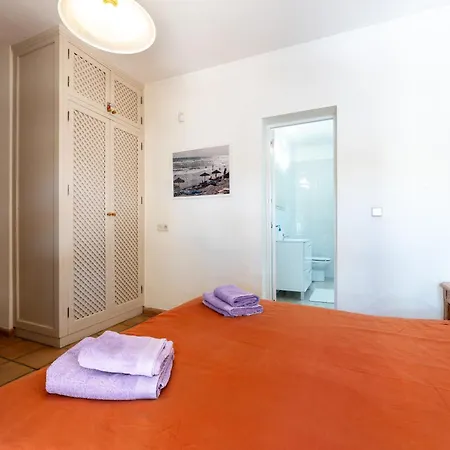 Casa Adelina En * Марбелья