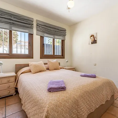 Casa Adelina En * Marbella